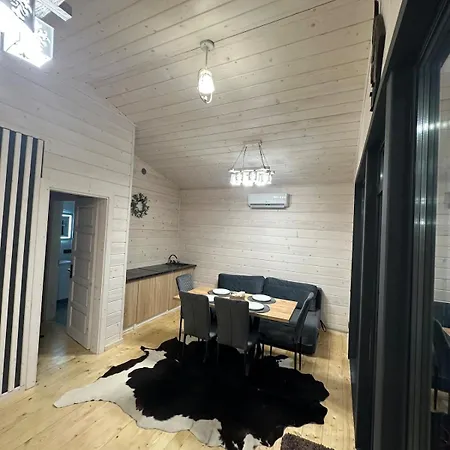 Cliff House Apartament *